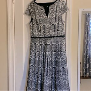 Black/white evening dress